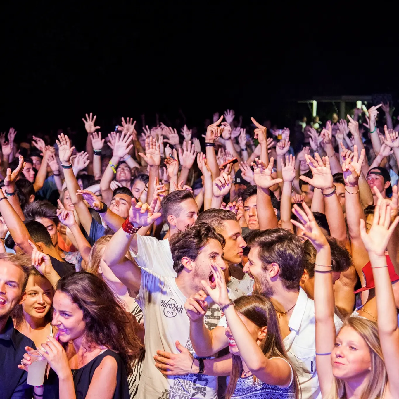 In migliaia per due sere al Riva Beach Festival