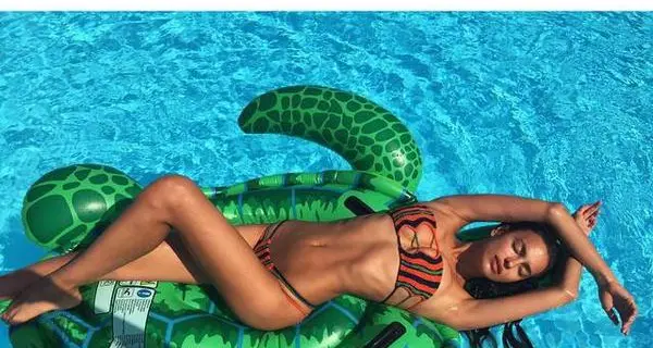 La sexy Irina Shayk, nuovo volto L'Oreal