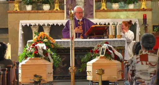 «Vi daremo la forza per sorridere ancora» La commovente lettera per Elisa e Luca