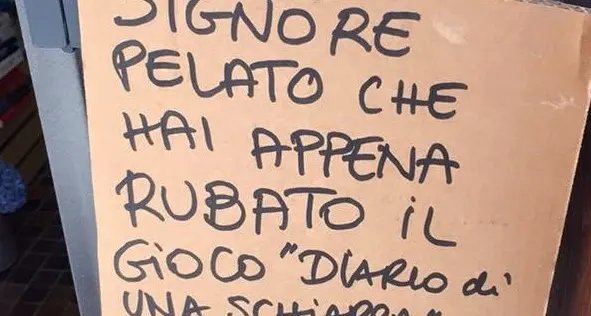 Ruba un gioco in libreria
