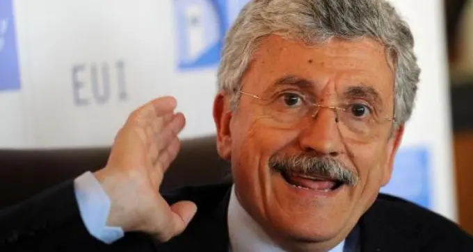 D'Alema: «Aiuti alla Grecia sono andati alle banche»