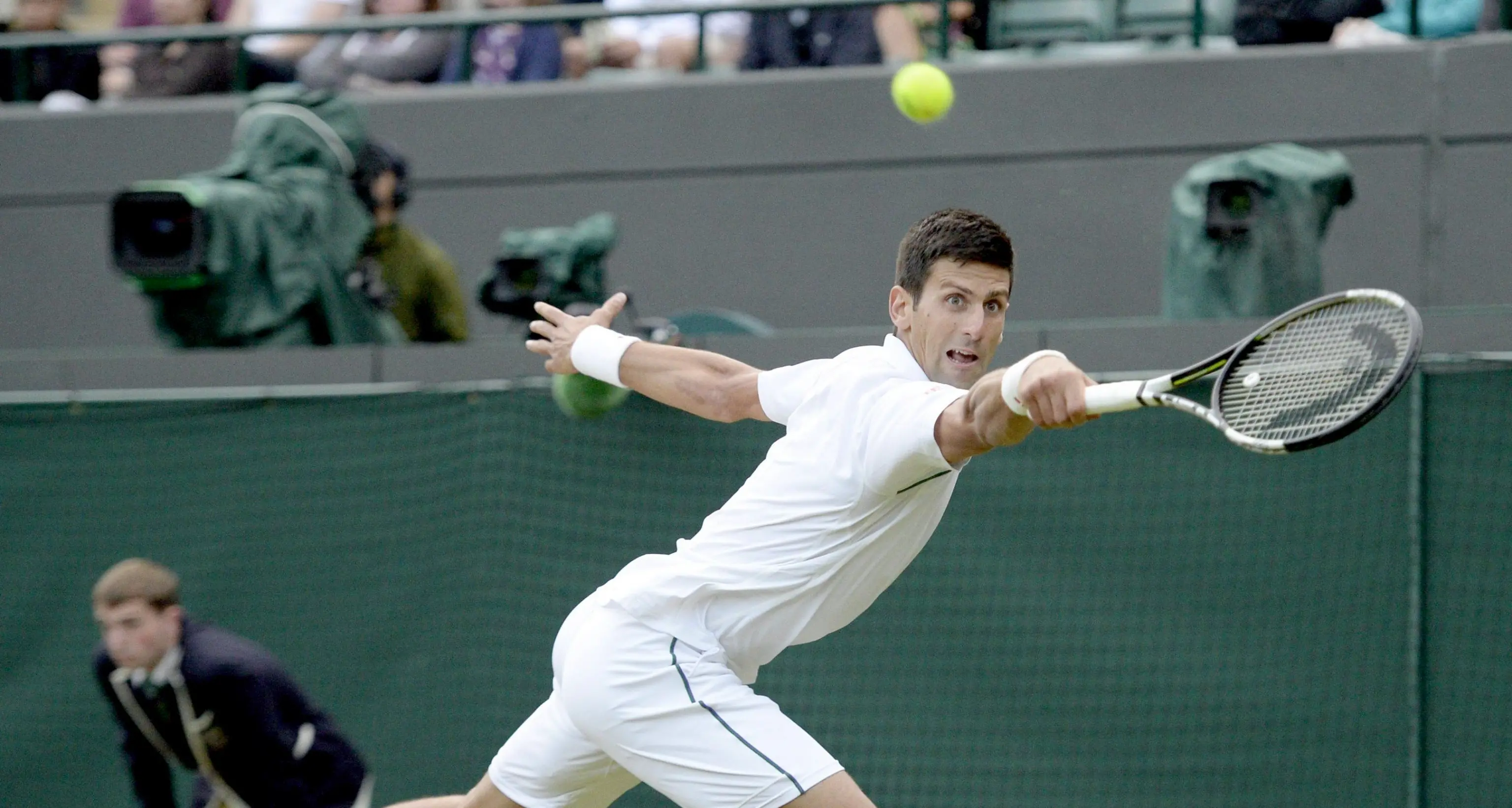 A Wimbledon trema Djokovic contro Anderson Deve riprendere dal quinto set per centrare i quarti
