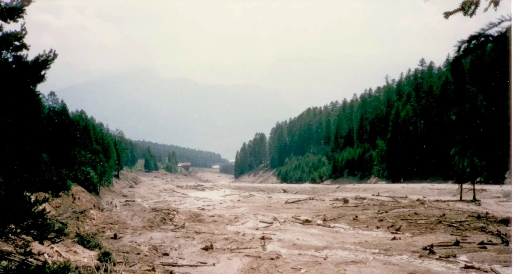 Stava, 3 giorni di riflessioni e confronto con i geologi