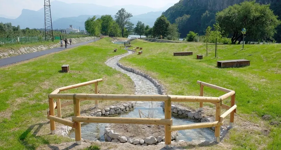 Rovereto, lido del Navicello senza acqua