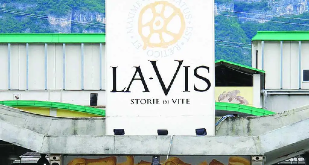 I soci della La Vis contro le Rurali «Ci ostacolano, chiudiamo i conti»