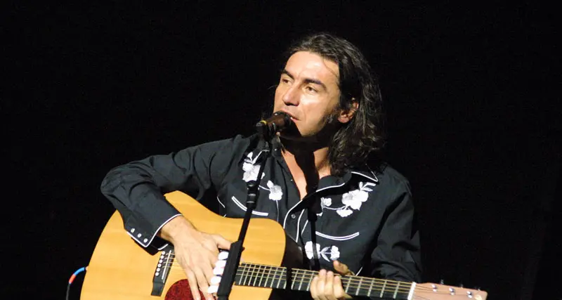 Ligabue, ecco l'autobiografia: «E' andata così»