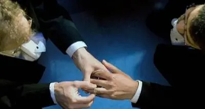 Nella fiera per gli sposi spunta l'abito per lui & lui