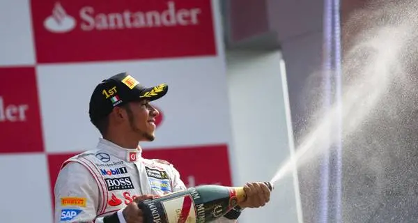 F1, in Spagna domina Hamilton Secondo Rosberg, Ferrari in terza fila