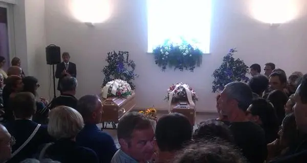 «Addio mamma e Paola, voi eravate la corazza per superare tutti i problemi»