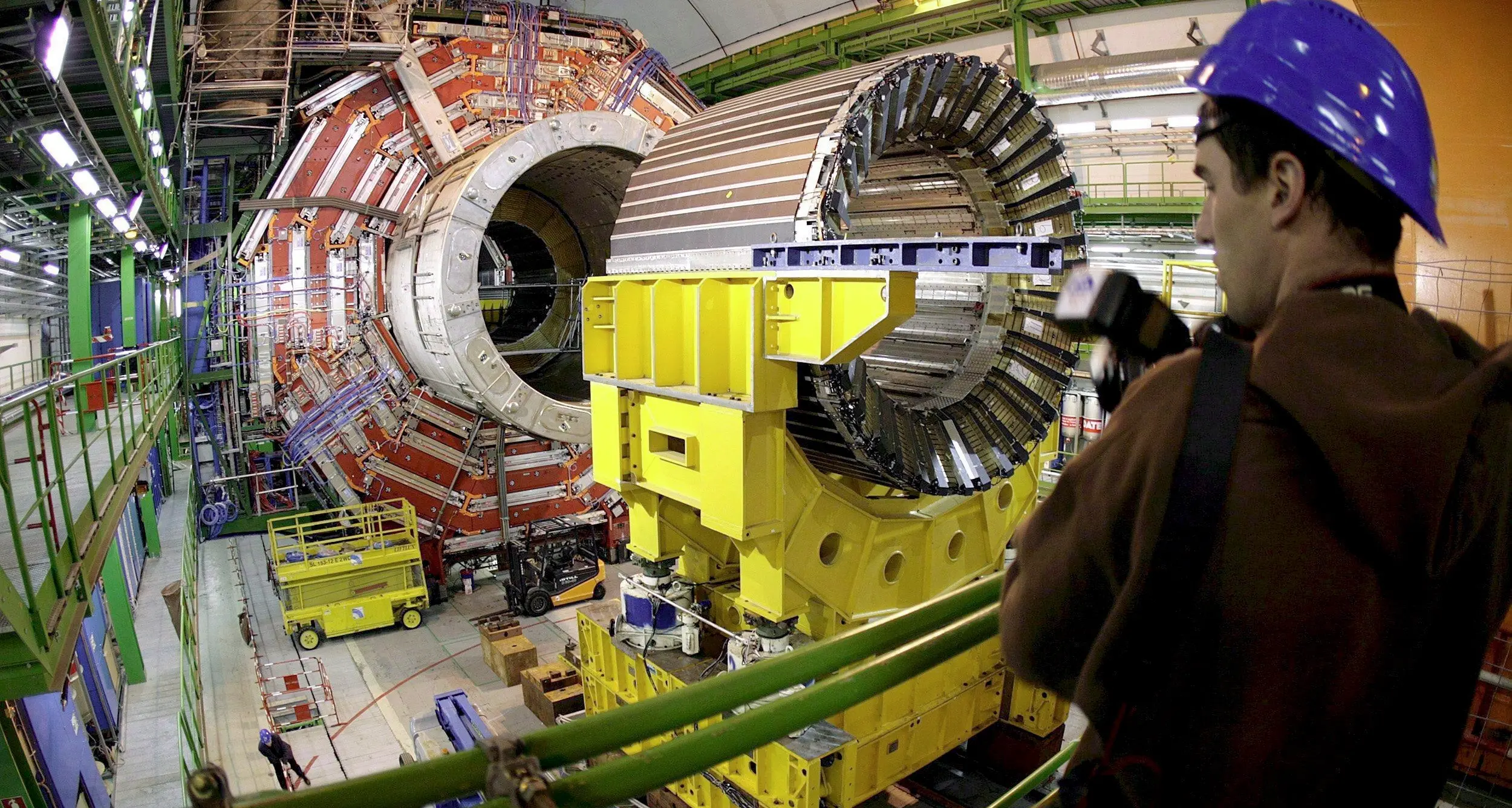 Cern, collisioni record per scoprire i segreti della materia