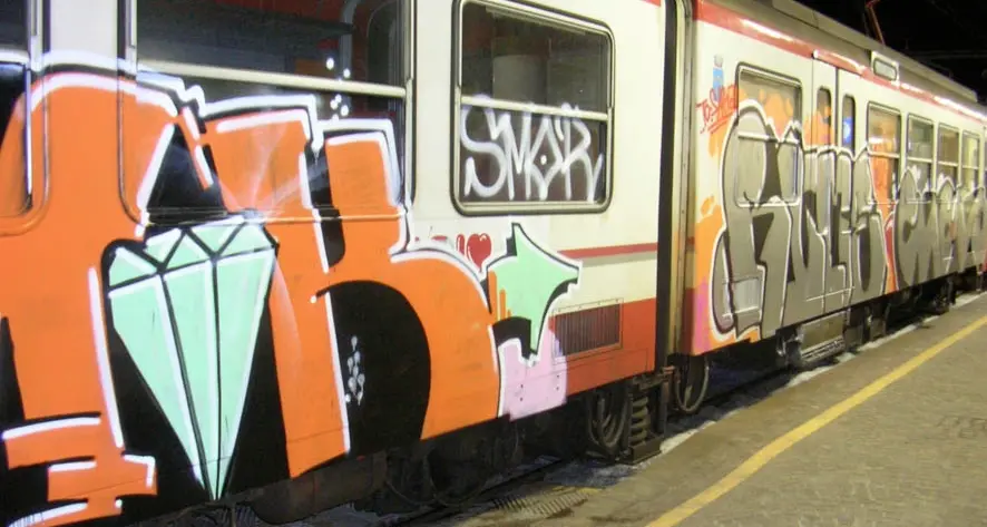 A processo per il treno imbrattato deve pagare una multa di mille euro