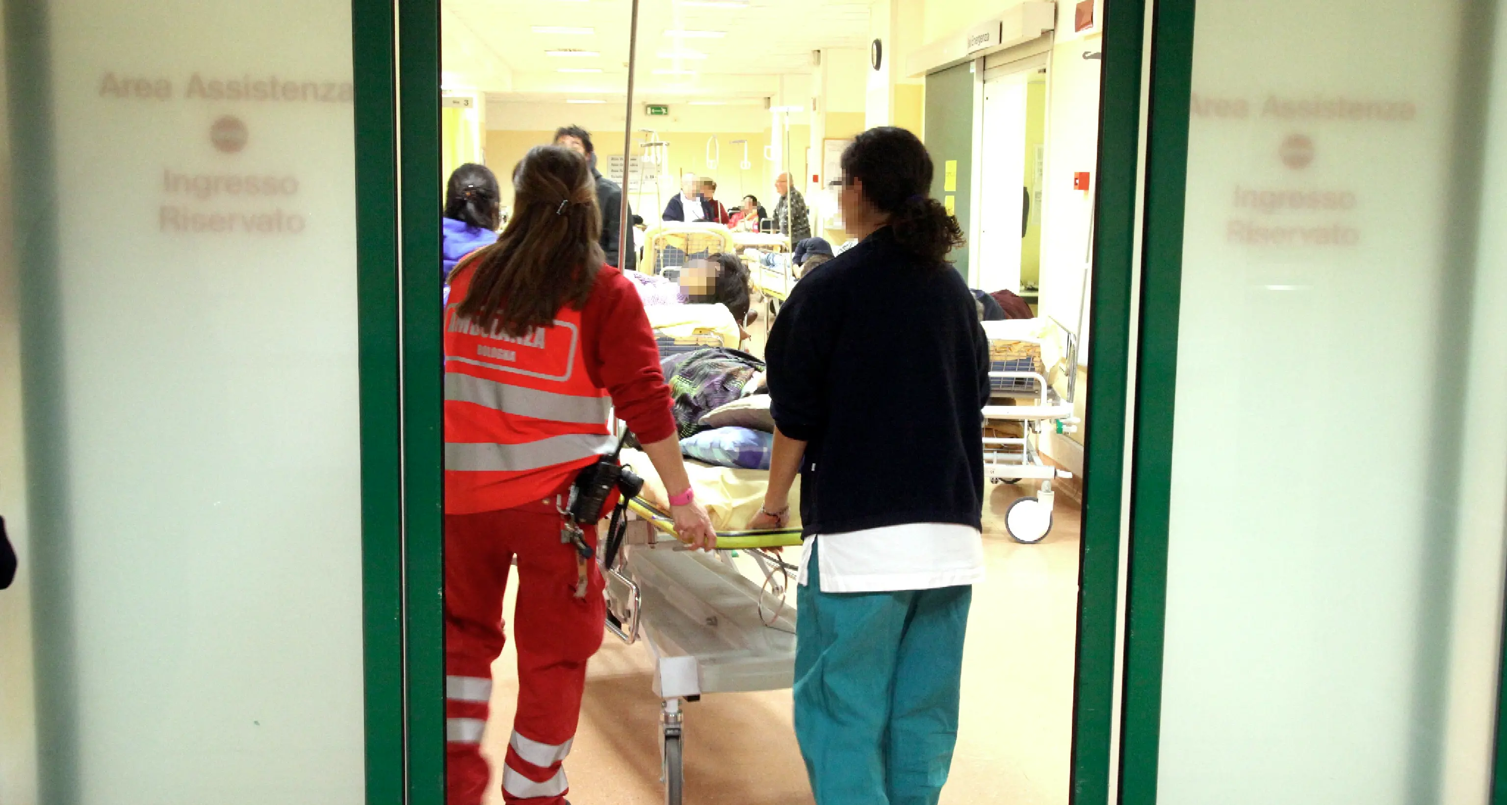 Sasso in testa, un ferito in cava ad Albiano