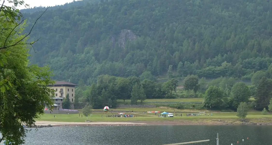 Facoltiadi al lago delle Piazze Partecipano 500 studenti