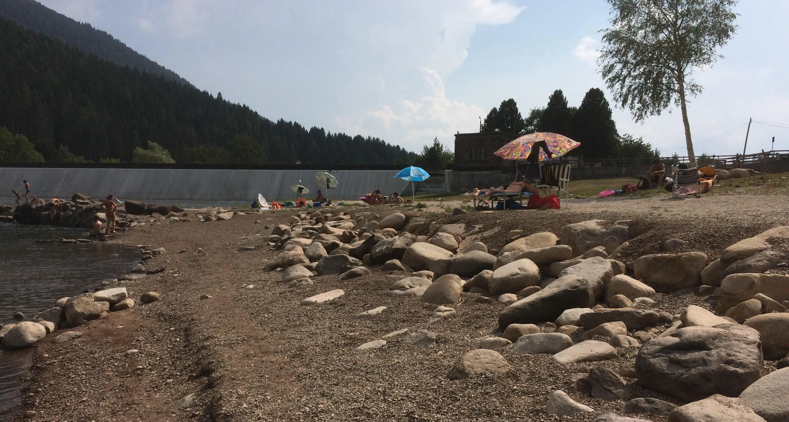 Piné, il lago delle Piazze «perde» 10 cm al giorno