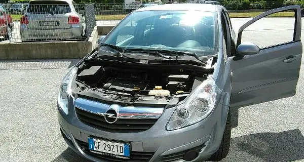 A Mattarello ora si rubano anche i cofani delle auto