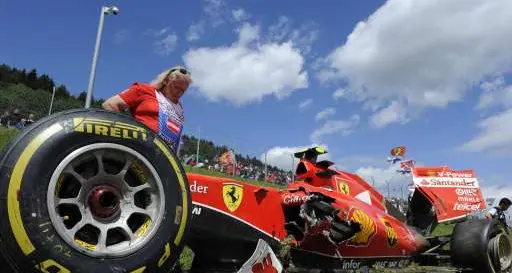 Gp Austria, violento scontro tra Alonso e Raikkonen