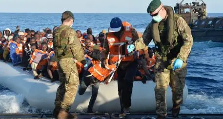 Scontro politico sui migranti