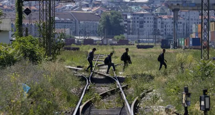 L'Ue insorge contro l'Ungheria «No al muro contro i migranti»