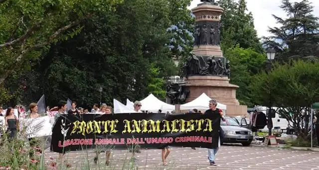 L'animalismo radicale minaccia valori millenari della nostra civiltà