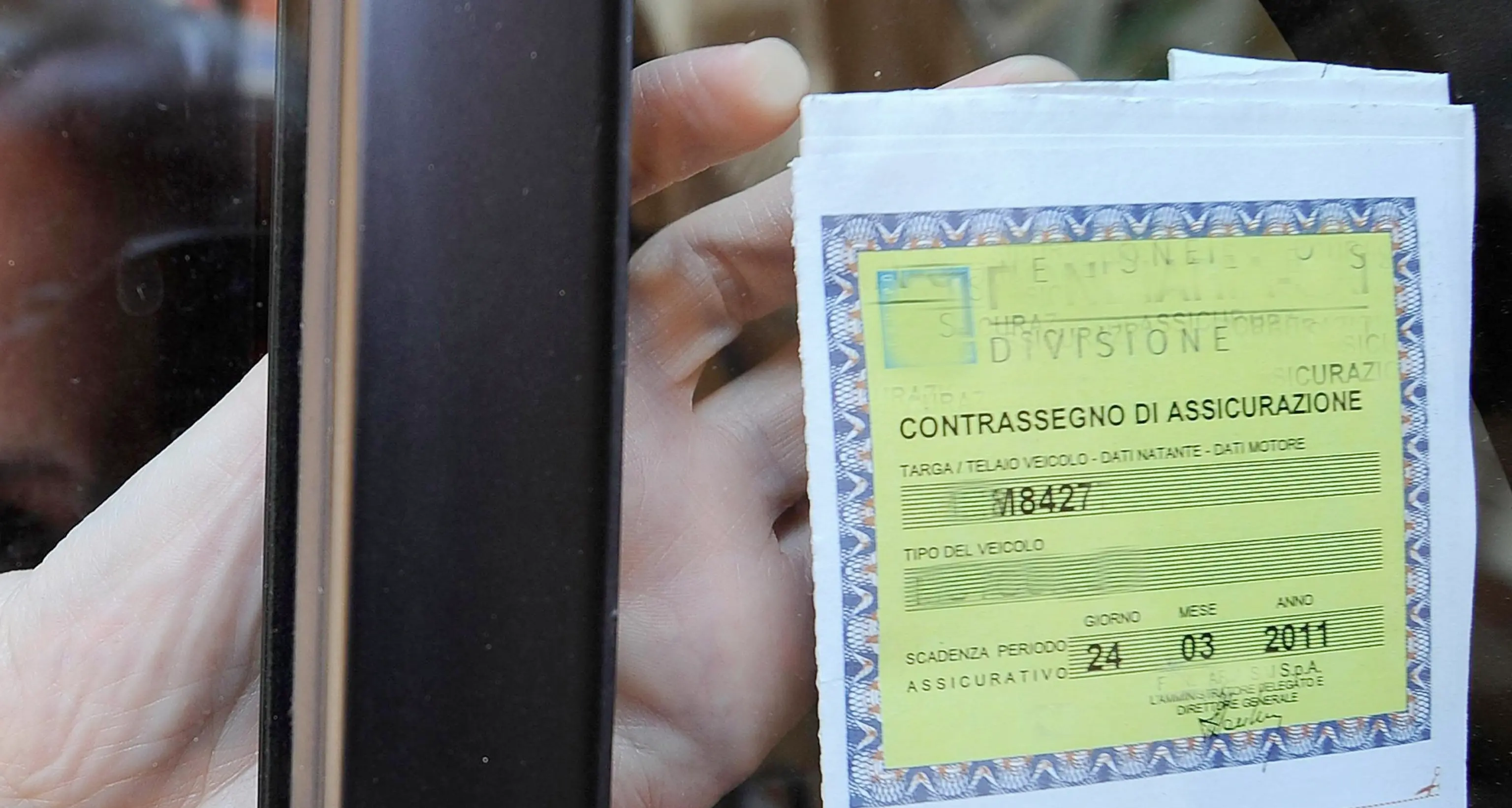 Assicurazione, Rca «portabile» anche tra coppie di fatto