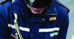 Motociclista si prende maximulta: violate 5 norme in un colpo solo