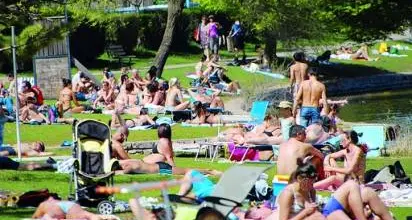 Abbronzatura, sì al sole con gradualità e no alle protezione altissime