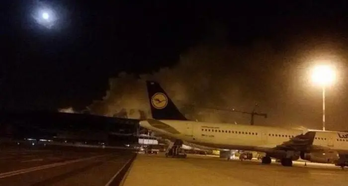Aeroporto di Fiumicino chiuso dopo un incendio