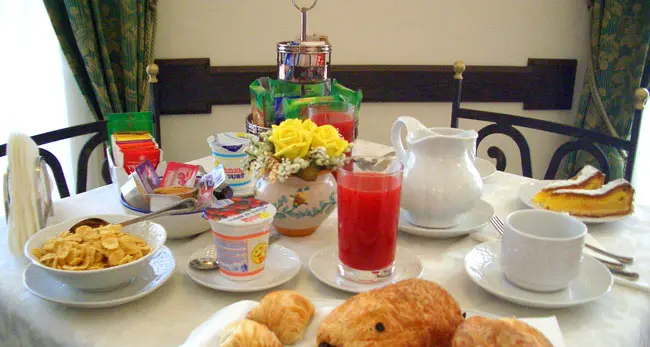 Formigoni e Feltri: a colazione spesi 243 euro