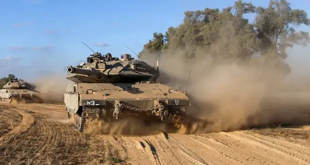 Tank israeliani a Gaza Scatta l'operazione terra
