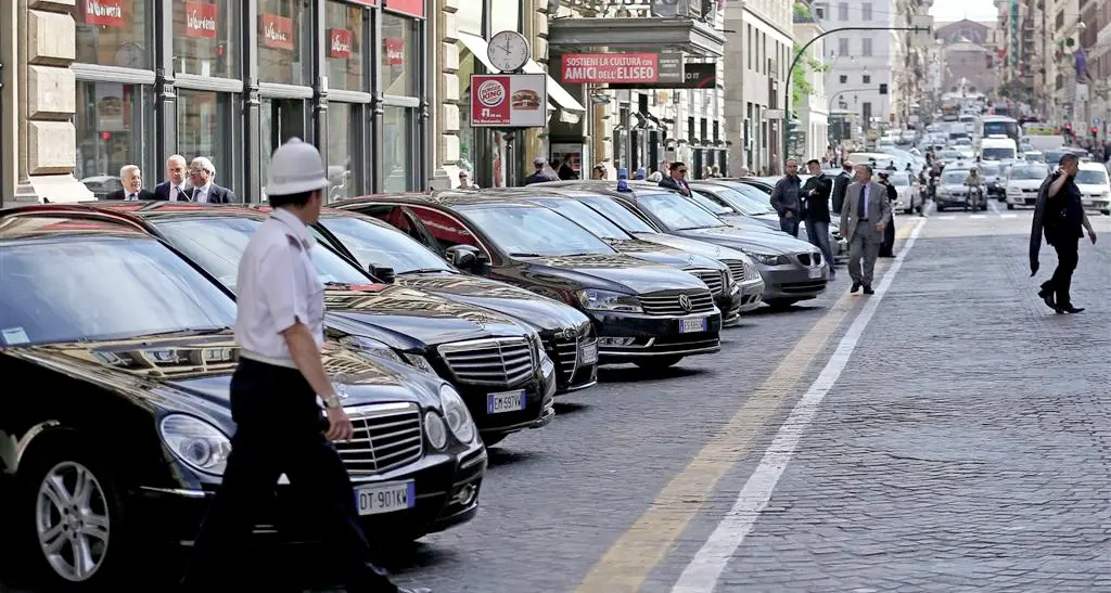 Auto blu: niente tagli per colpa dell'ombrello