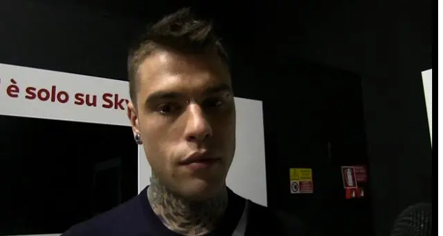 Fedez-Gasparri, il rapper: «Non lo paghiamo per twittare»