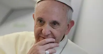 Papa Francesco accende fiaccola Universiade