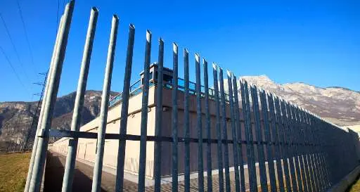 Carcere sovraffollato anche a Trento, pochi agenti e carenza di attività per il reinserimento sociale