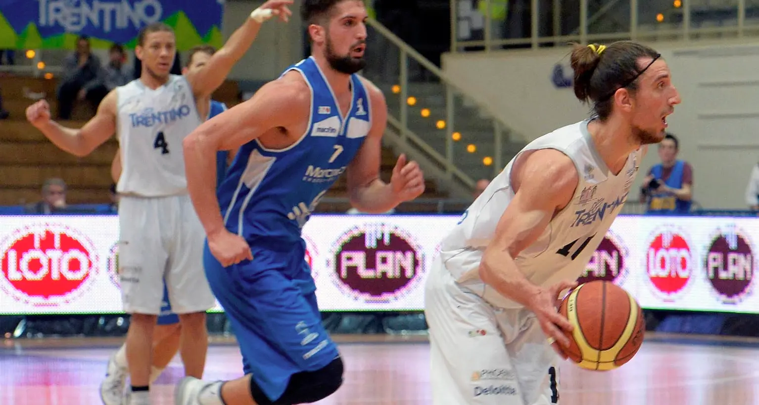 L'Aquila vince gara 2 Giovedì match decisivo