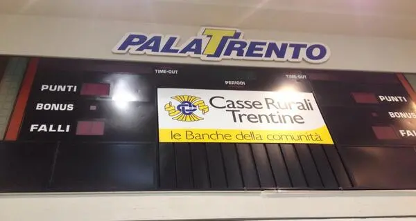Il tabellone non va, figuraccia e polemica tra Aquila e Asis