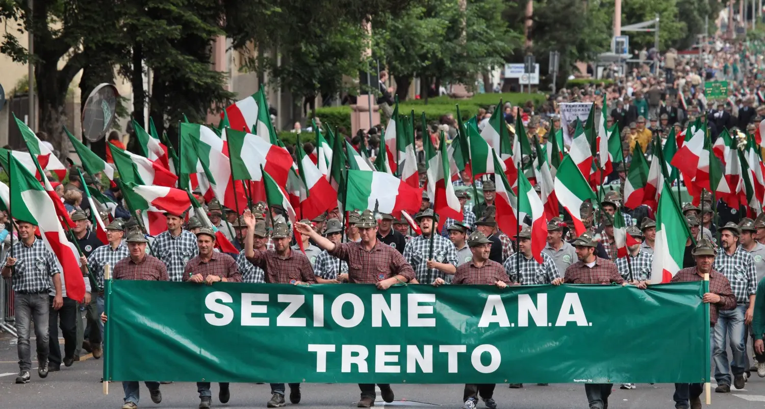 L'Aquila, 4.000 alpini trentini all'adunata Si ricorderà Marco Pojer, scomparso in Nepal
