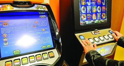 Il gioco d'azzardo patologico divora ogni anno cento famiglie