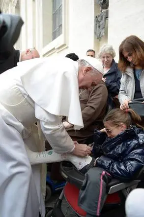 Papa Francesco contro chi semina odio con le parole