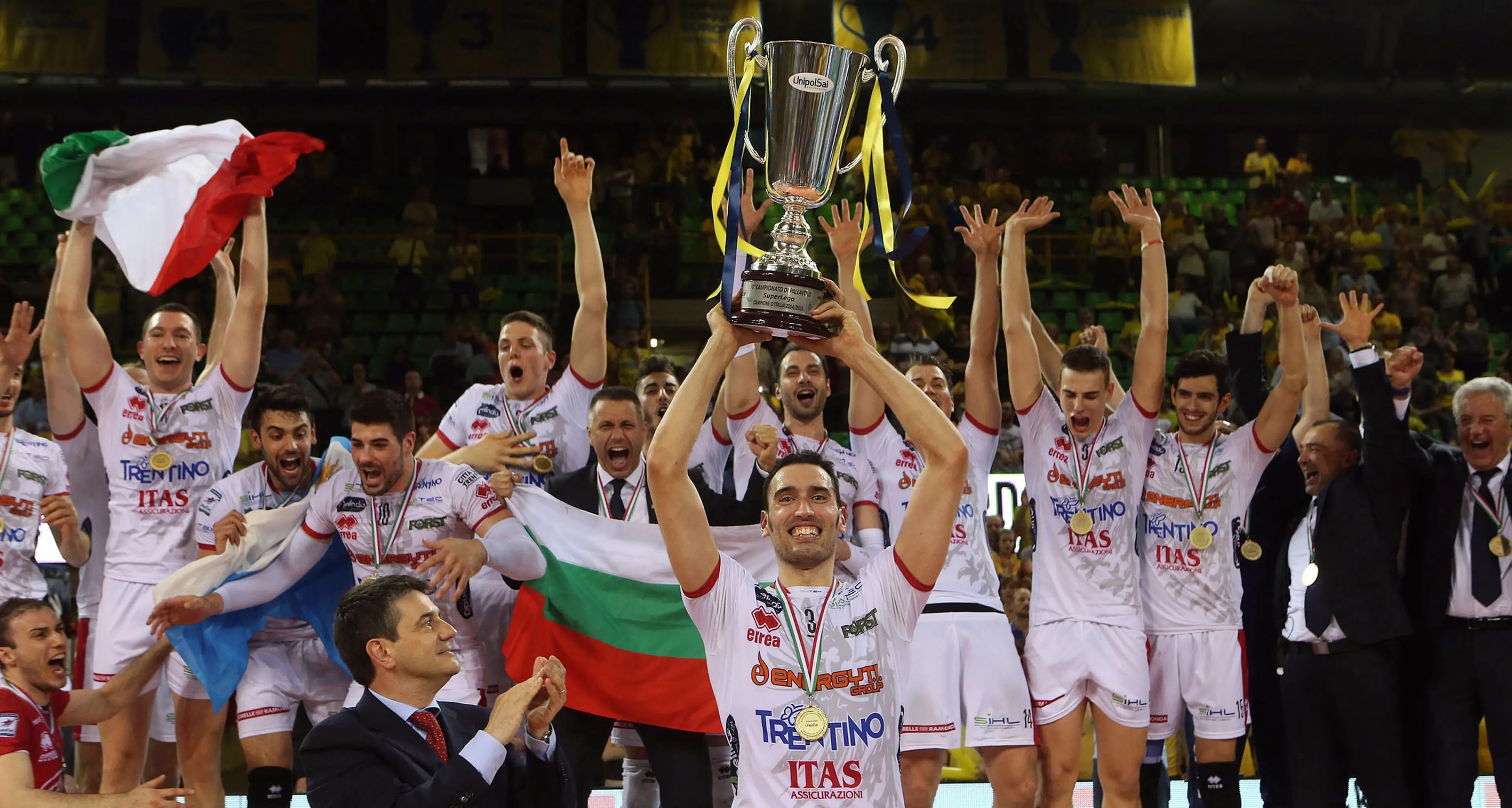 Parte oggi il Tour della Coppa in mostra dagli sponsor di Trentino Volley