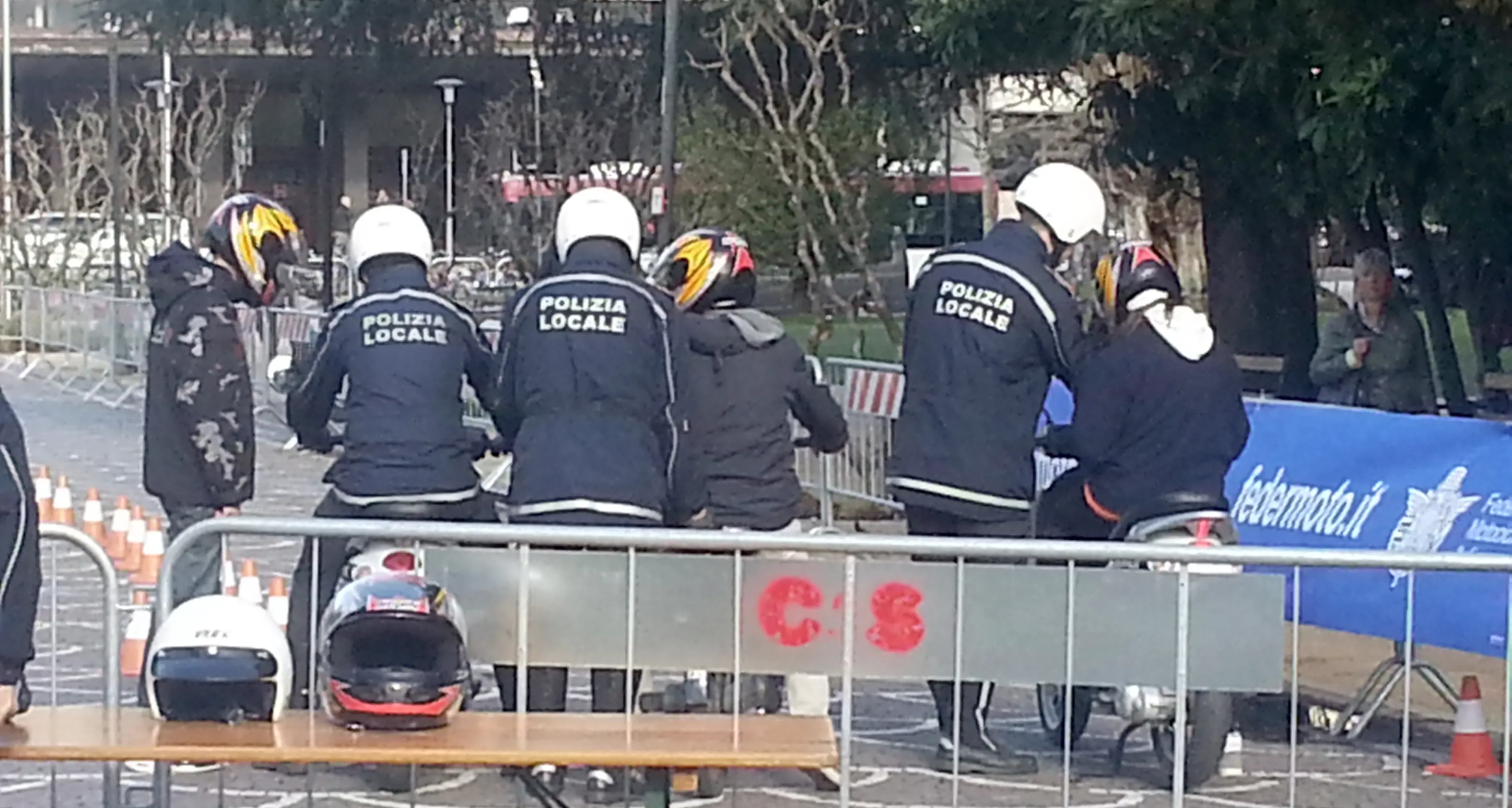 Imparare ad andare in motorino: 903 ragazzi a lezione dai vigili