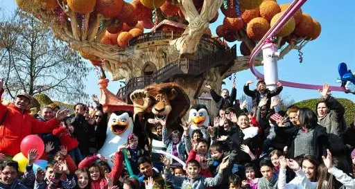 Rubano a Gardaland sfruttando i figli disabili