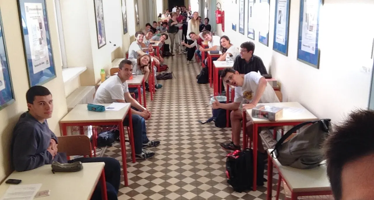 Maturità, si parte mercoledì. La Polizia: «Non perdete tempo a cercare tracce sul web»