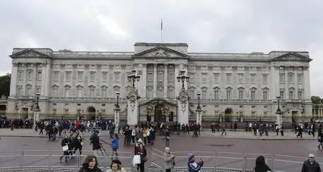 Austerità a Buckingham Palace, licenziati 4 impiegati