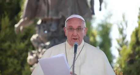 Papa Francesco: «Popoli hanno pagato il prezzo per il salvataggio delle banche»