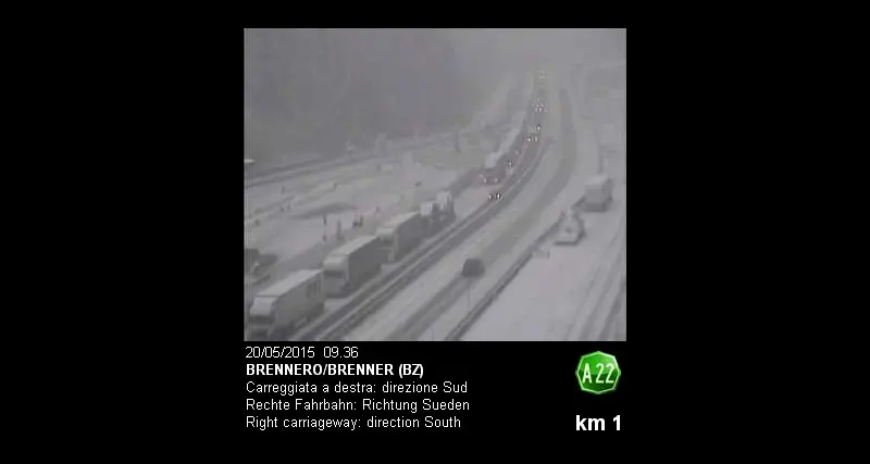 Brennero bloccato per neve, camionisti inferociti