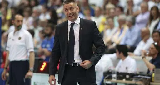 Coach che vince non si cambia: Stoytchev firma un triennale