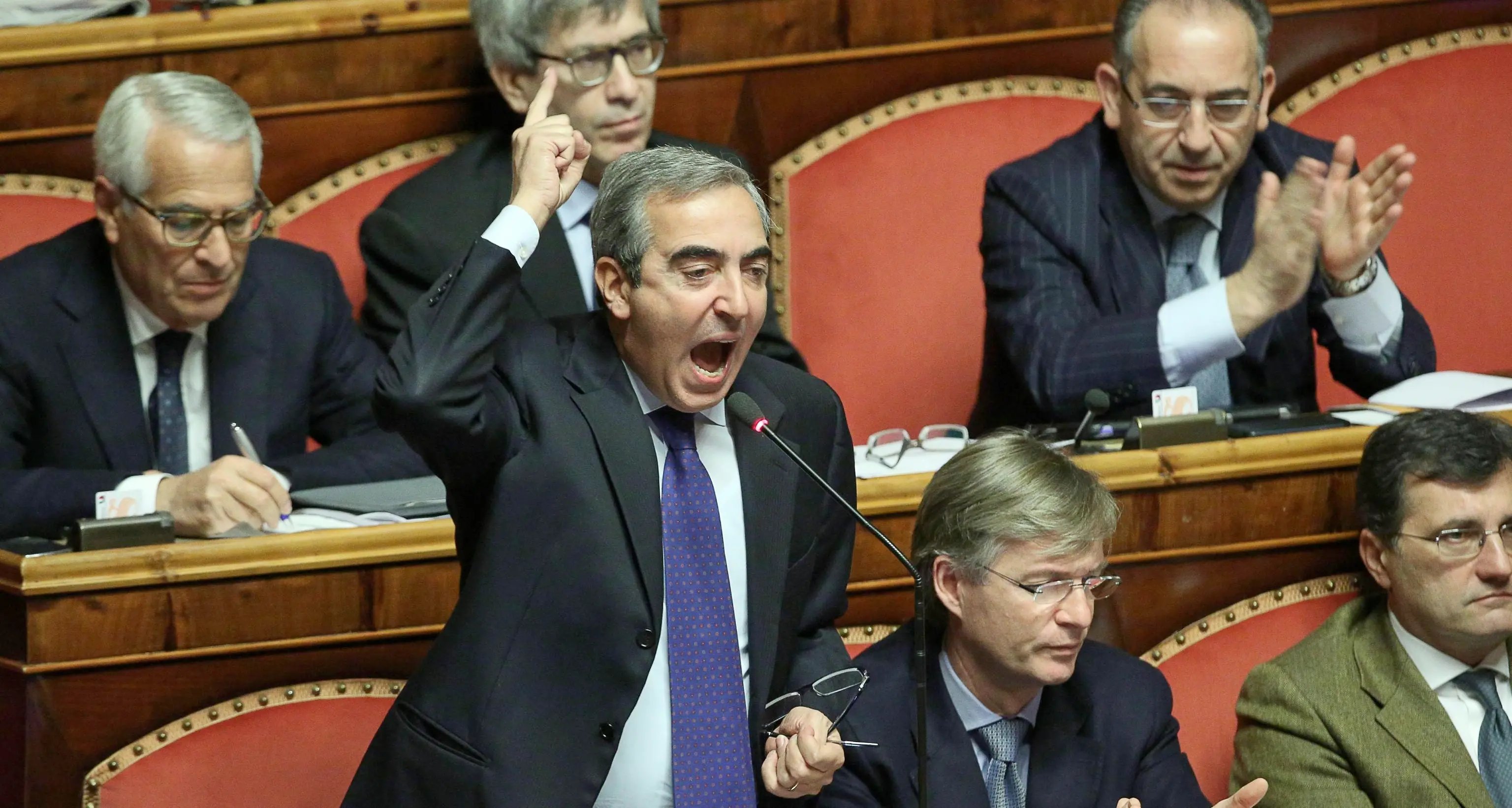 Gasparri attacca Rossi e Arno «Tricolore, provocazioni arroganti»