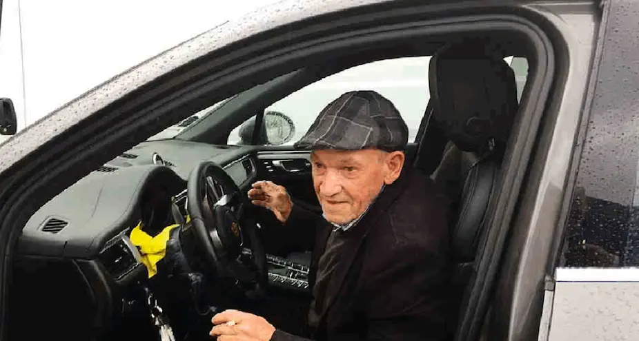 La vita tra Porsche, gatti e beneficenza del milionario