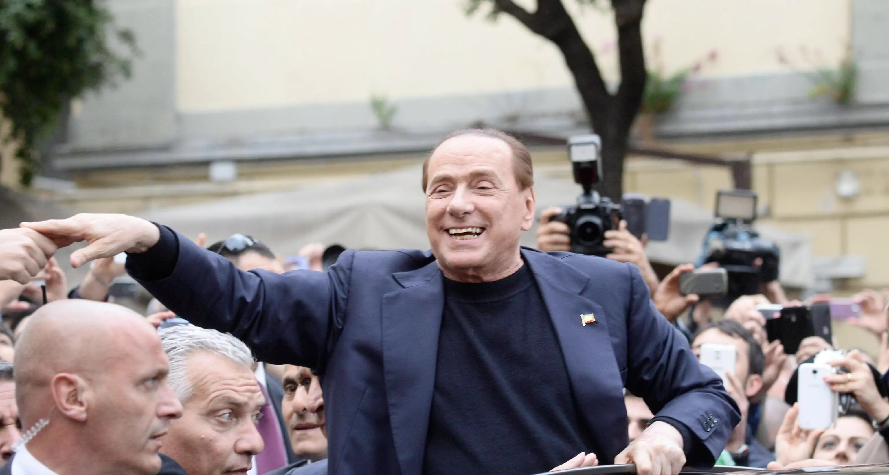 Berlusconi: battiamo il Pd in 4 Regioni e mandiamo a casa Renzi