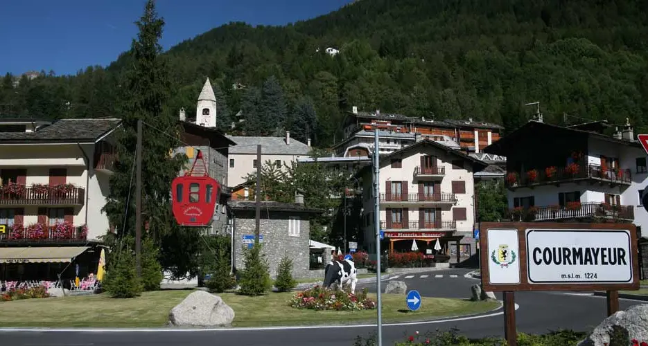 Dal 1° luglio a Courmayeur niente imposta di soggiorno per gli eco-turisti